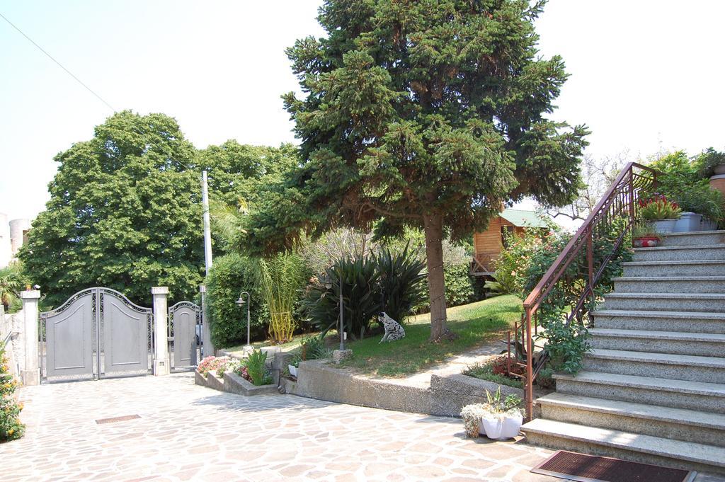 B&B Villa Francesca Soverato Marina Kültér fotó
