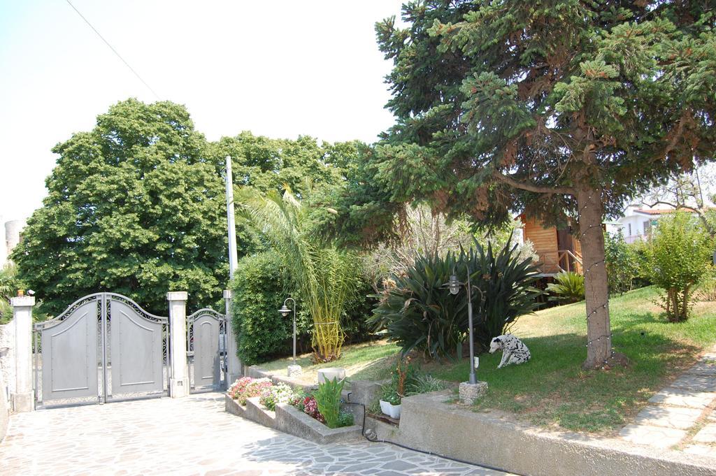 B&B Villa Francesca Soverato Marina Kültér fotó