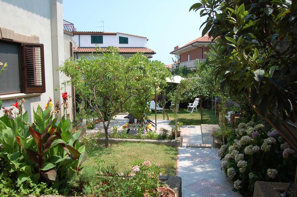 B&B Villa Francesca Soverato Marina Kültér fotó