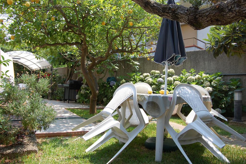 B&B Villa Francesca Soverato Marina Kültér fotó