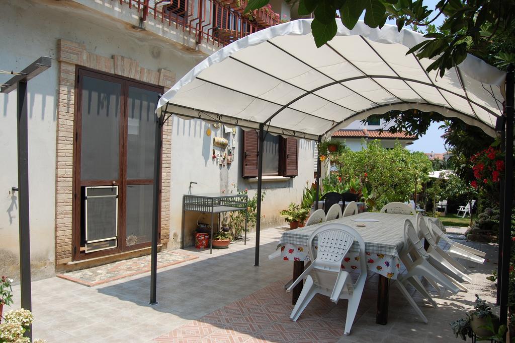 B&B Villa Francesca Soverato Marina Kültér fotó