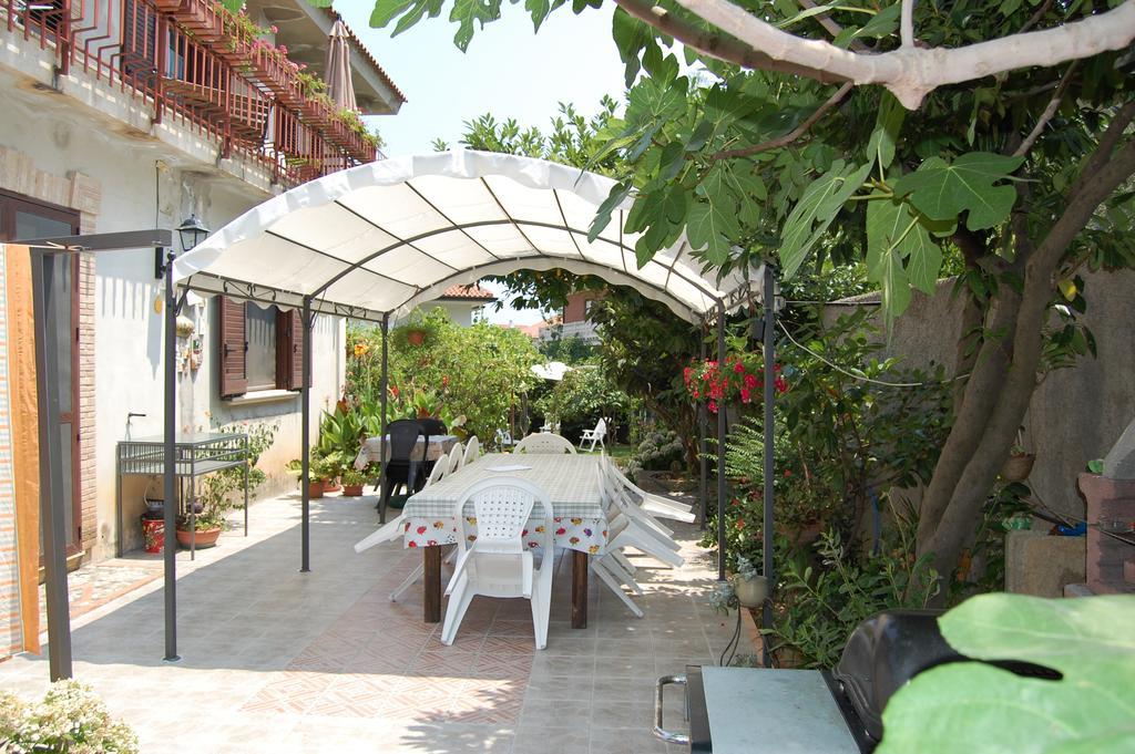 B&B Villa Francesca Soverato Marina Kültér fotó