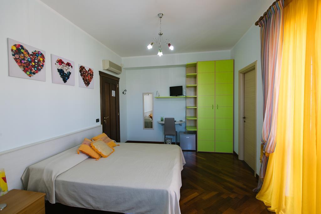 B&B Villa Francesca Soverato Marina Kültér fotó