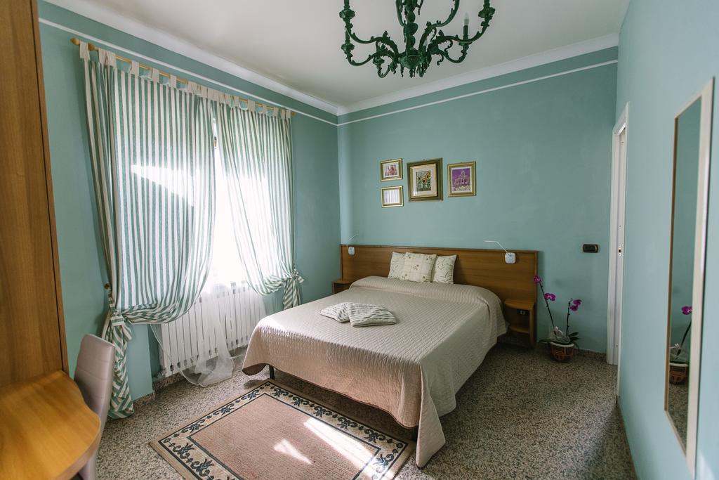 B&B Villa Francesca Soverato Marina Kültér fotó